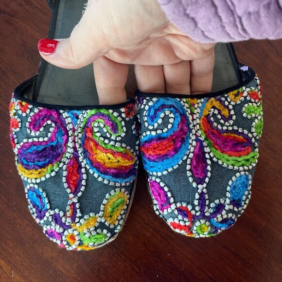 Stuart Weitzman Embroidered Denim Espadrille Flats With Black Ribbon Tie- Sz. 9. - Picture 4 of 13